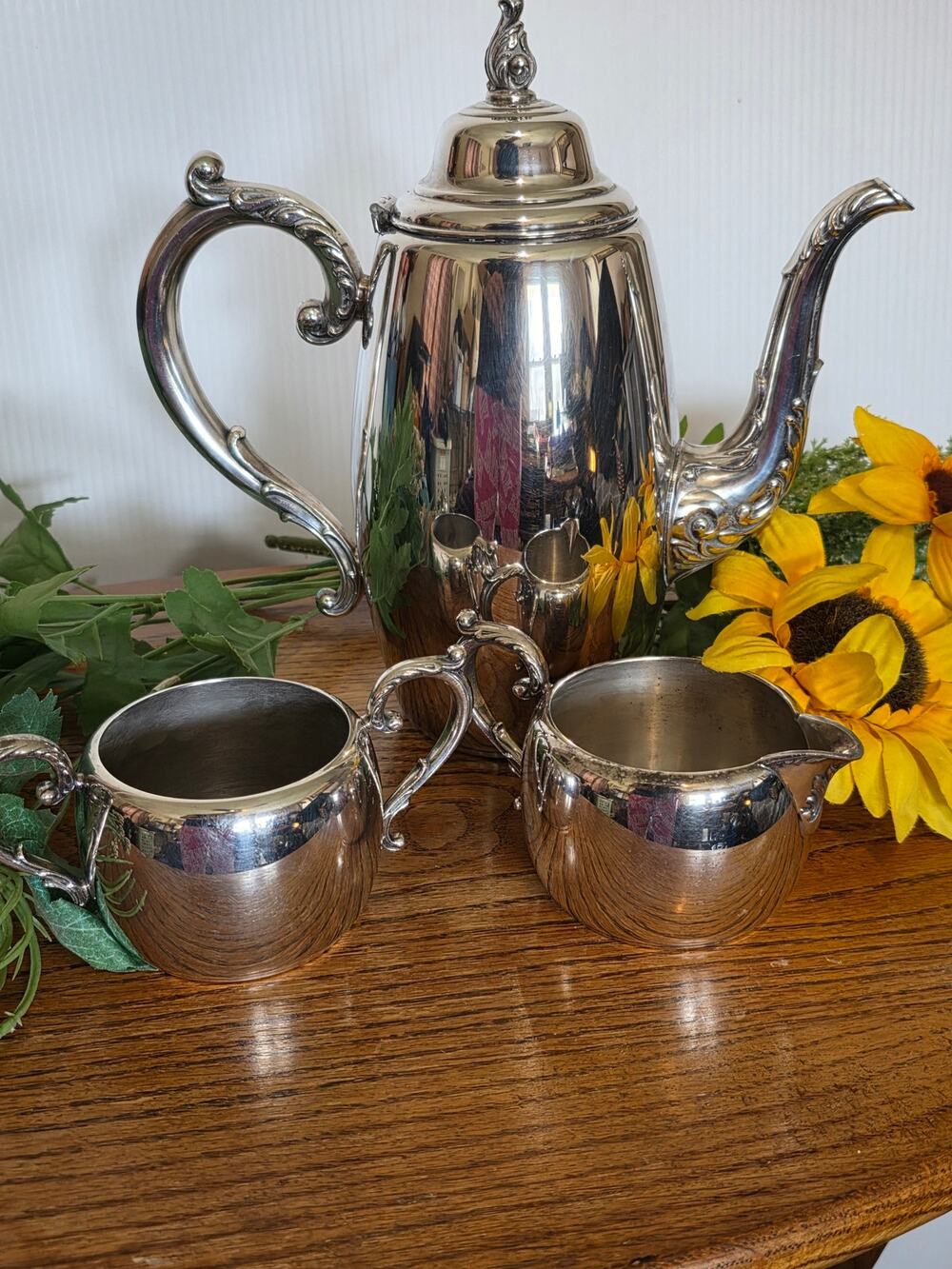 Wm. A. Rogers Silver Plated Coffee Pot Creamer Sugar Set Ornate Footed Vintage